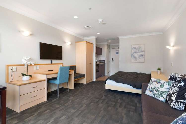 6E/100 Greys Avenue_4