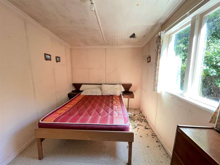 14 Tarata Street Kaka Point_16