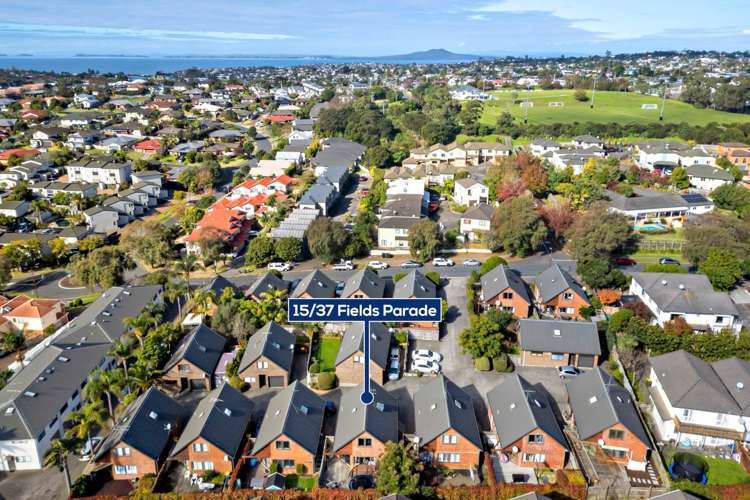 15/37 Fields Parade Oteha_17