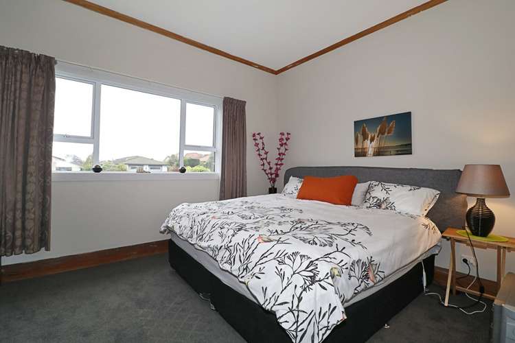 737 Queens Drive Waikiwi_10