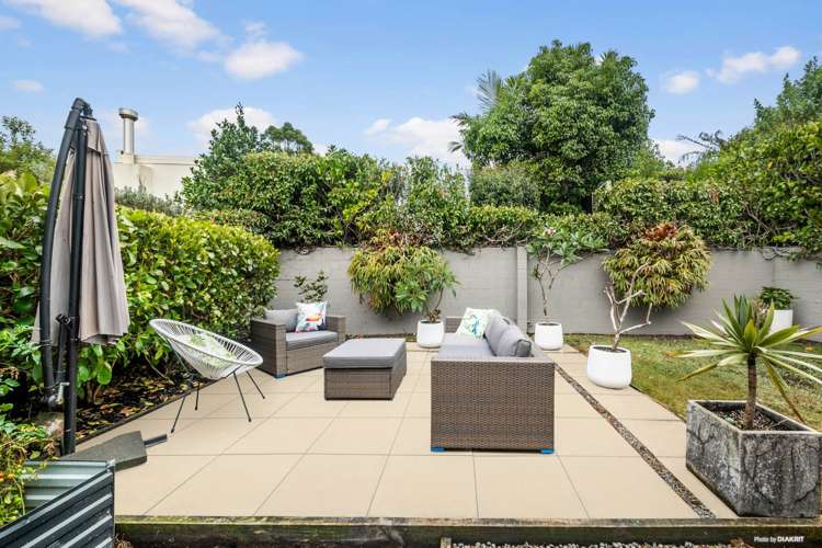 1/86 Seaview Road Castor Bay_17