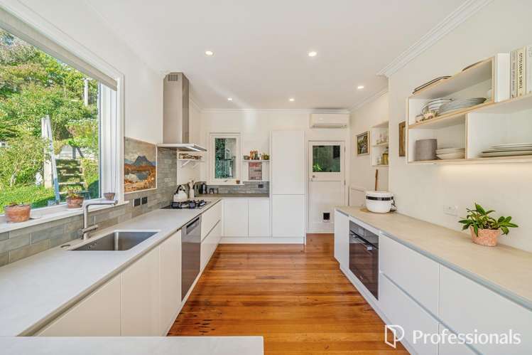 31 Walter Road Lowry Bay, Eastbourne_6