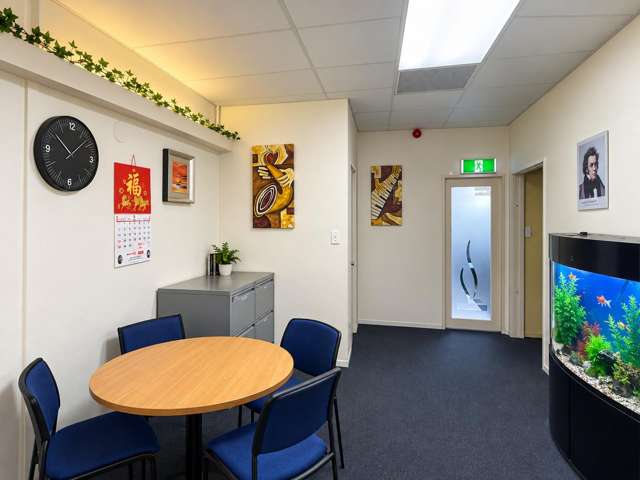 5/2 Amera Place Huntington Park_4