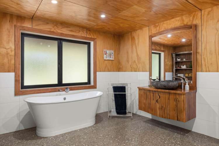 1698 Russell Road Hukerenui and Surrounds_19