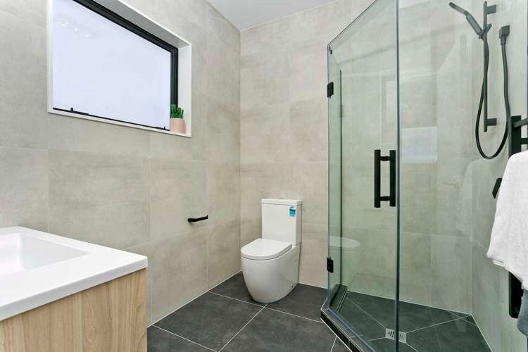 18 Surf View Crescent Red Beach_14