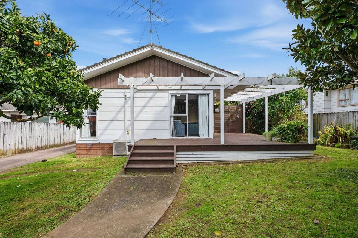 22 Rowandale Avenue_0