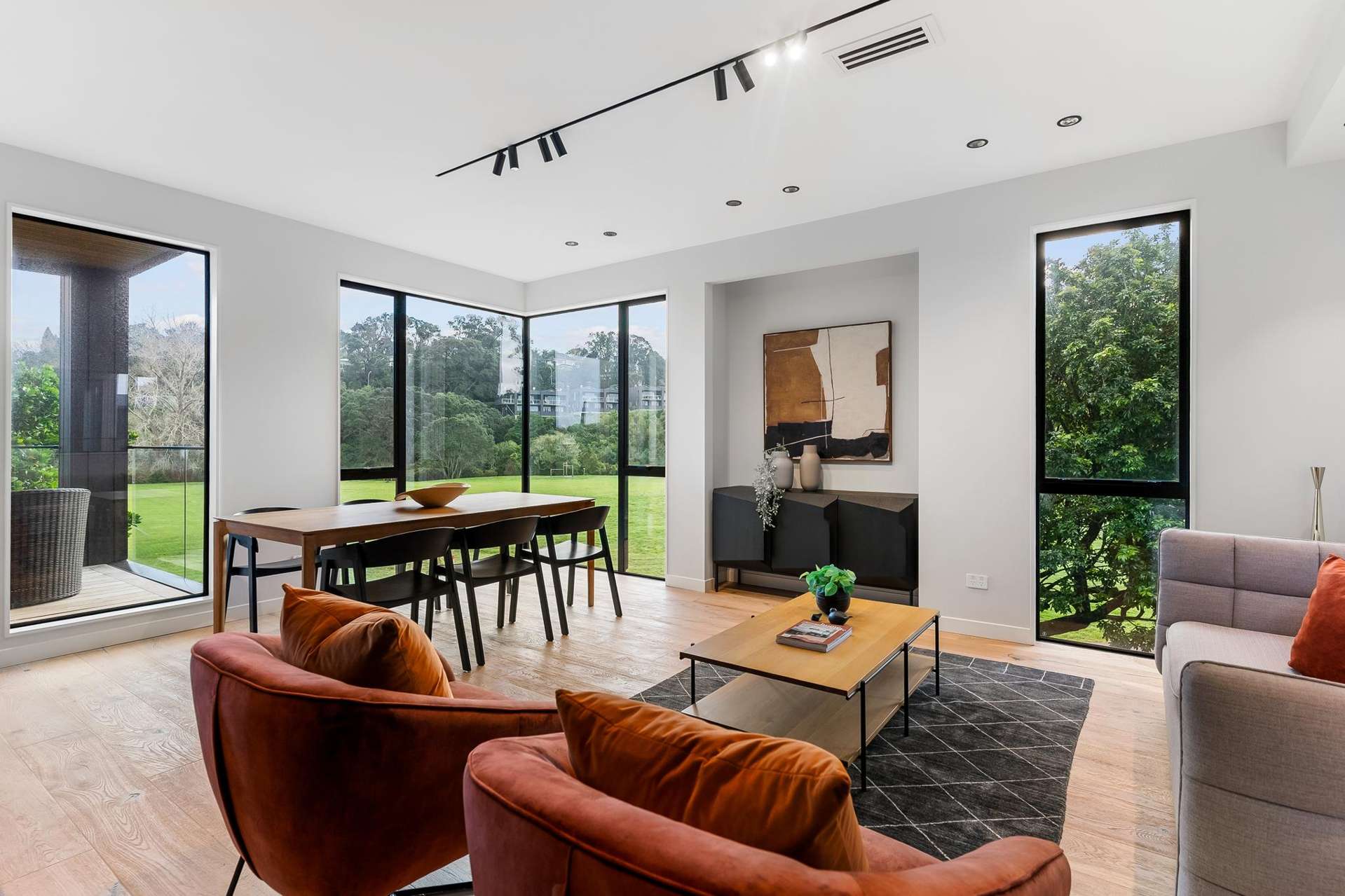 2/53 Regina Street Westmere_0