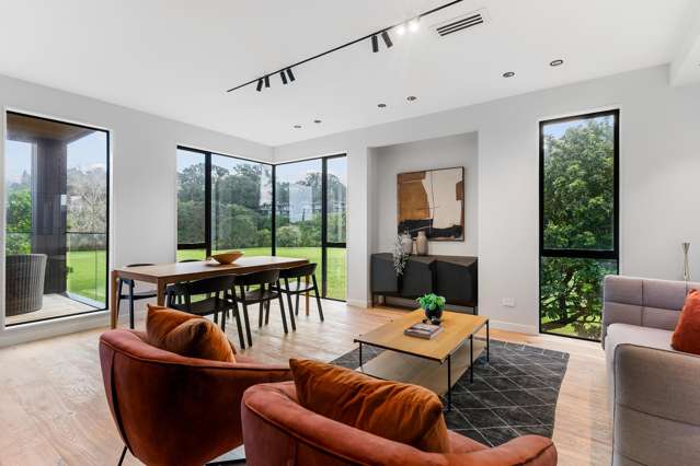Elevated designer living on the edge of the park