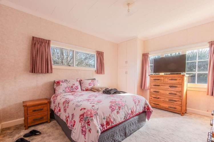 2a Riverbank Road_10