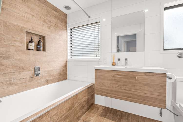 11 Moffat Road Red Beach_6