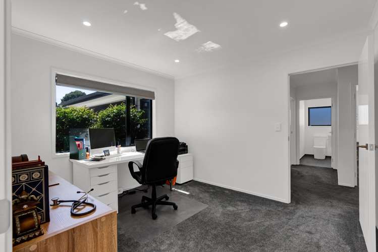 6 Francis Douglas Drive Westown_21