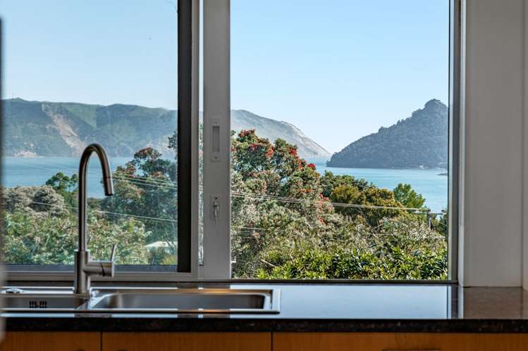 38 Upland Road Huia_16