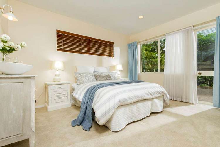 2/69 Seaview Road Castor Bay_17