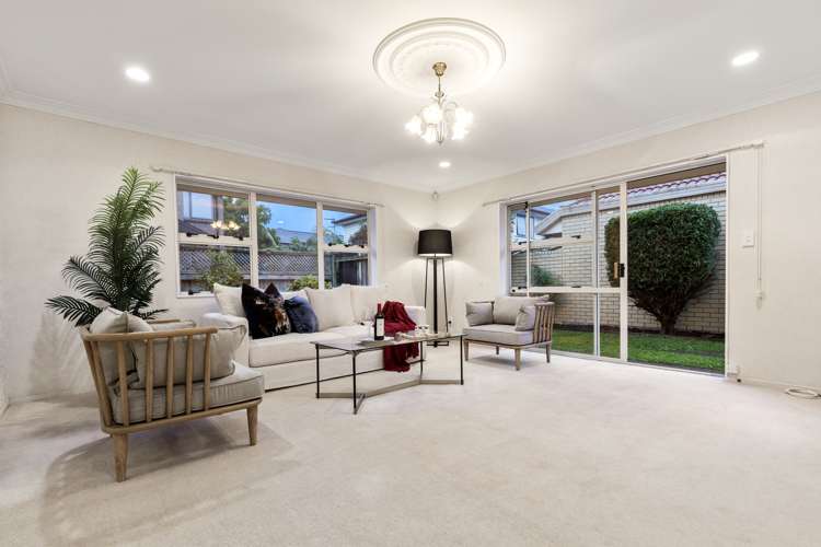 30a Queen Mary Avenue Epsom_1