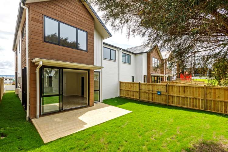 66 Seafarer Crescent Stanmore Bay_16