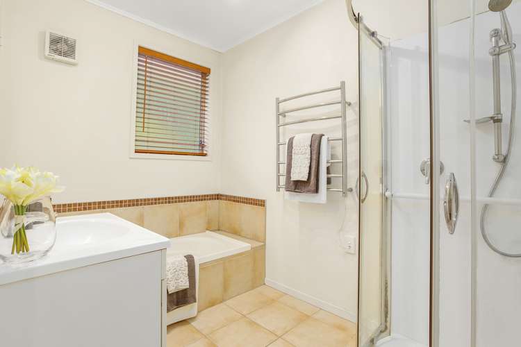 6 Lemnos Place Titirangi_14