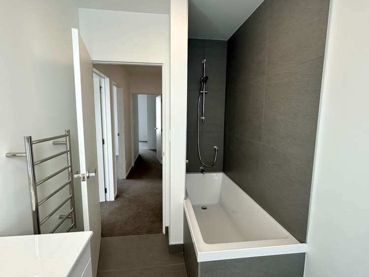 29/82 East Coast Road Milford_7