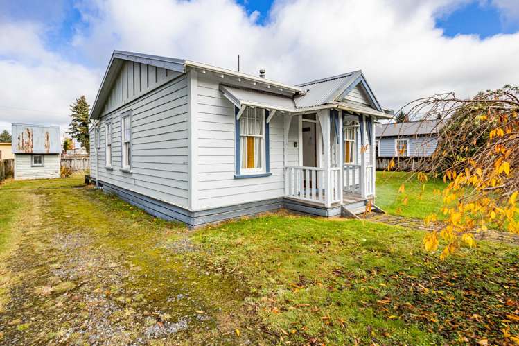 14 Railway Row Ohakune_21