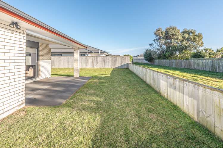 5 Magnolia Crescent Tawhero_14