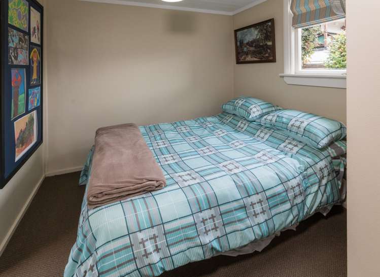 2 Main Road Luggate_17