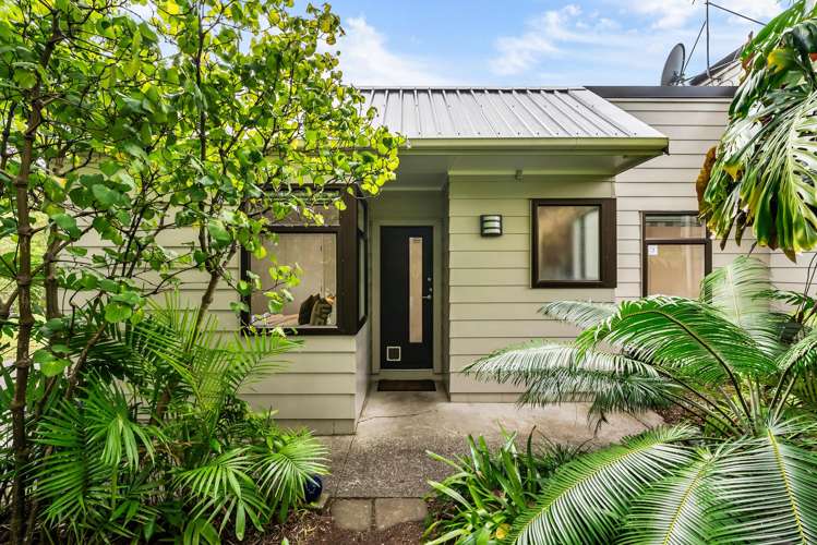 4/20 Hayden Street_0