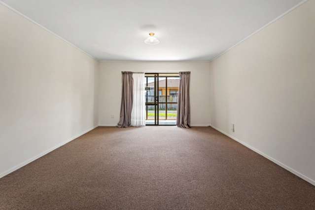 2/12 Duke Street Papakura_3