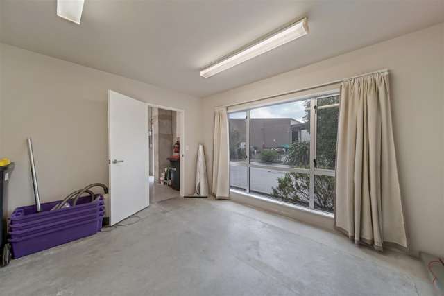 Unit 12, 33 Nga Mahi Road Sockburn_3