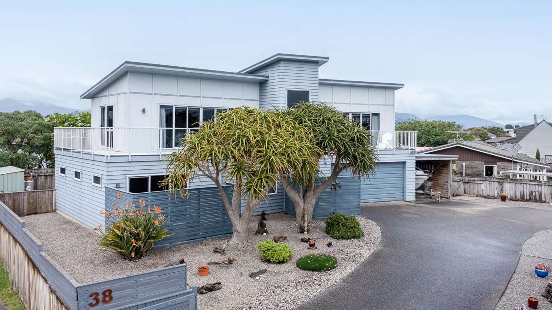 38 Pharazyn Avenue Waikanae Beach_0