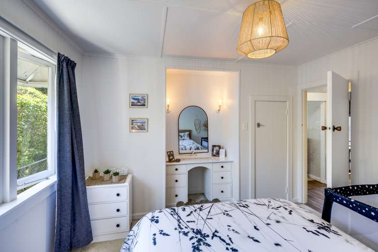 4 Birdwood Street Taradale_13