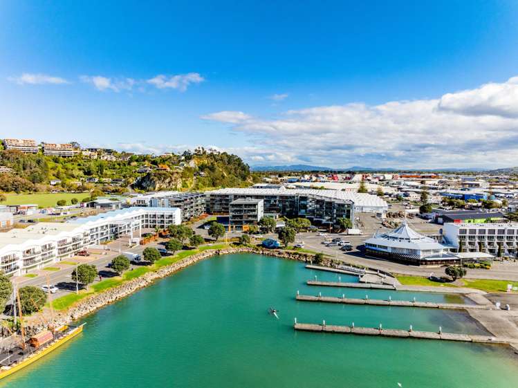 D104/14 West Quay Ahuriri_1