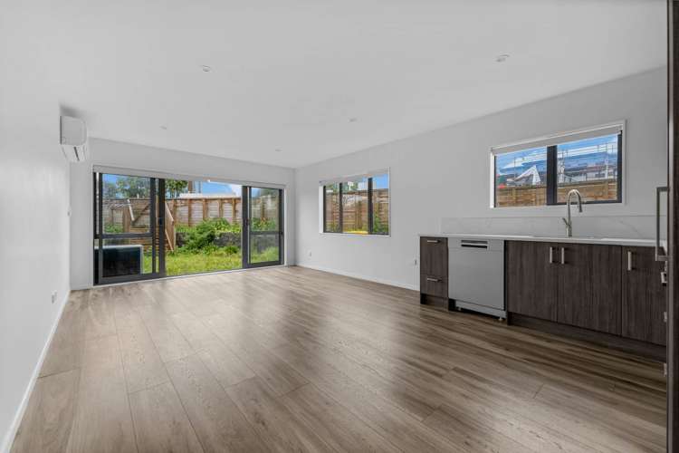 99A Mahia Road Wattle Downs_5