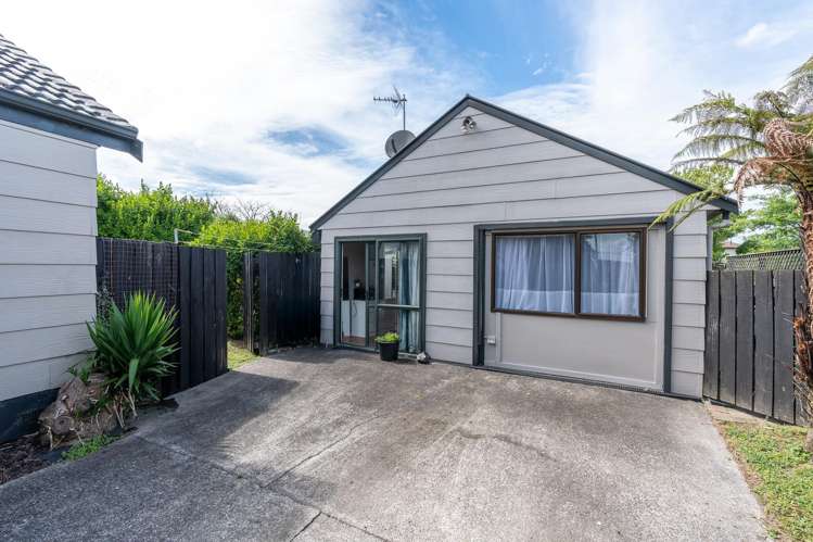 17 Kentucky Crescent Nawton_11