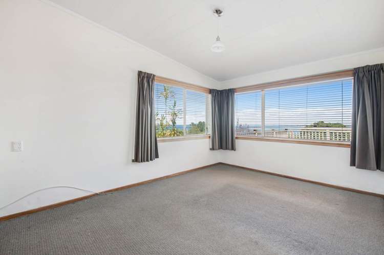 29 Roberts Road Matakatia_11