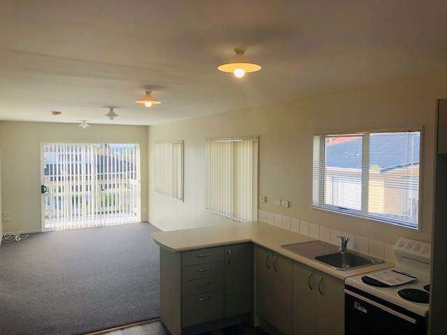 10/242 Great North Road Henderson_1