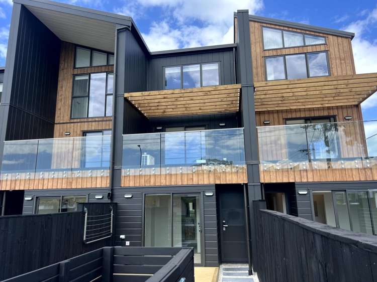 2/107 Hendon Ave_0
