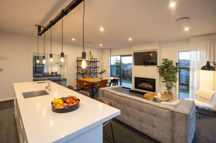 14 Monaco Grove Fitzherbert_6