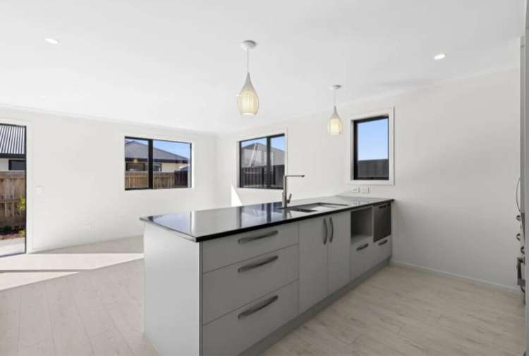 16 11 Taitua Terrace  Kotata Heights _2
