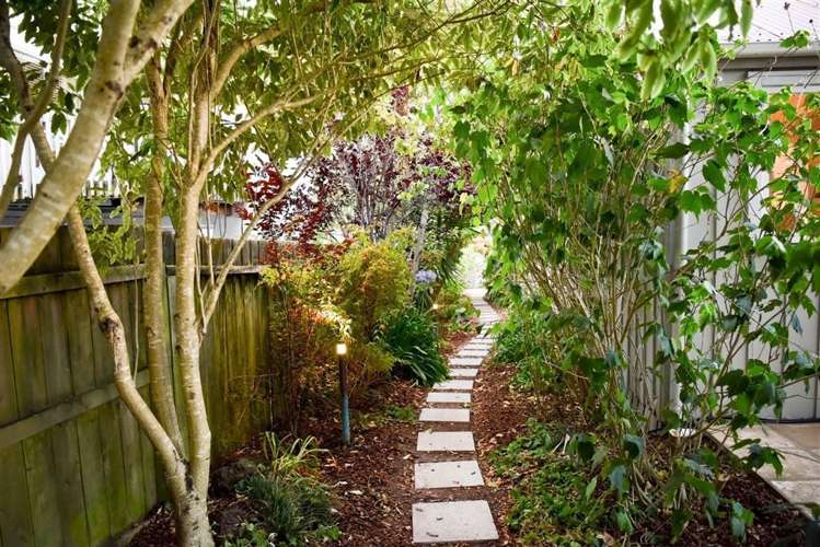 5 Owens Road Devonport_18