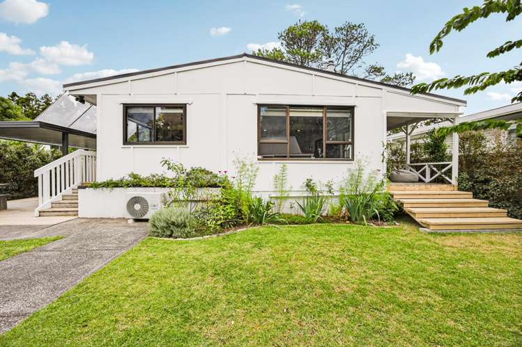 53 Cambridge Road Riverhead_18