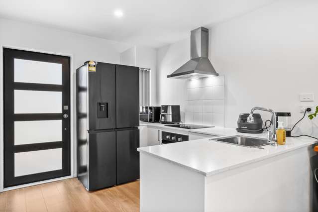 4/6 South Pacific Place Henderson_3