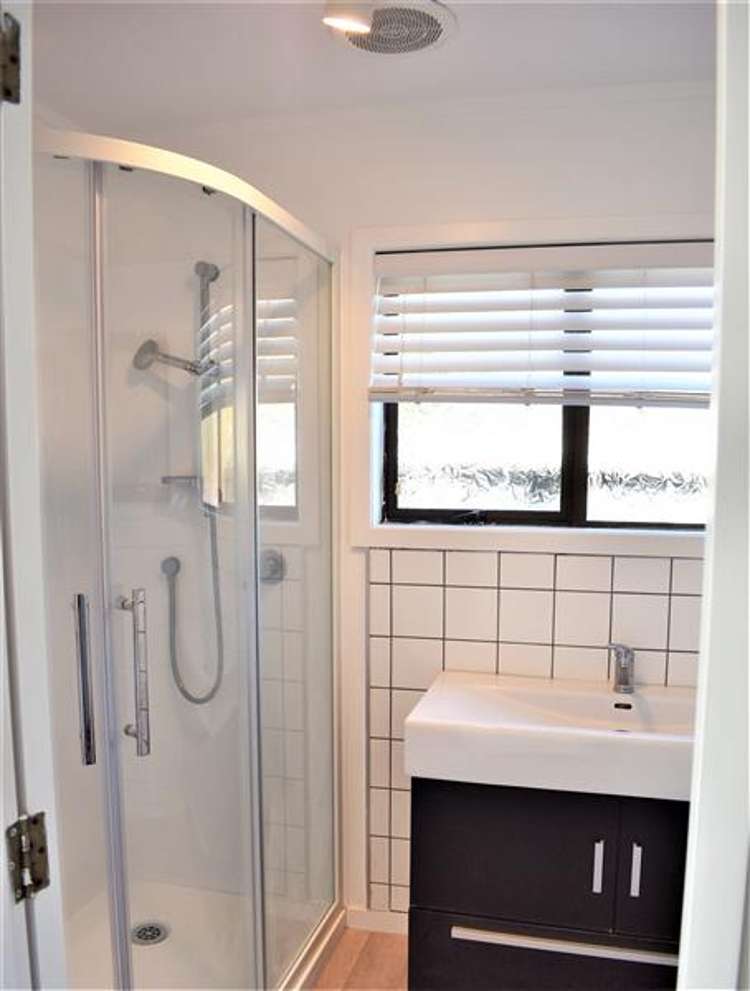 4 Thomas Place 11373_6
