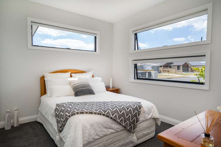 22 Kahuparere Crescent Pyes Pa_13