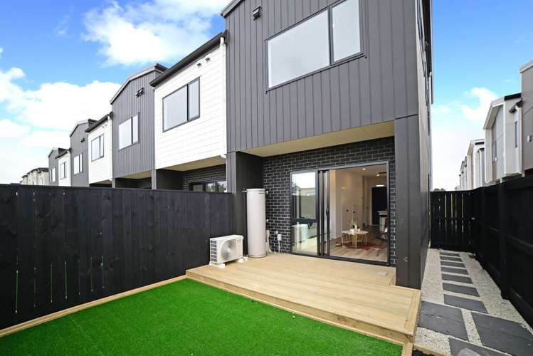 27 Kiato Lane Flat Bush_11