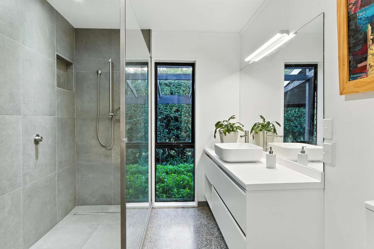 502E Reid Road_5