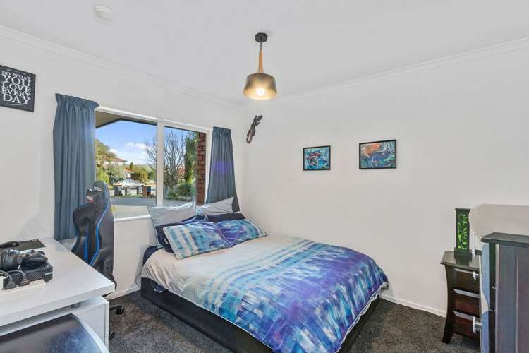 65 Travis Country Drive Burwood_15