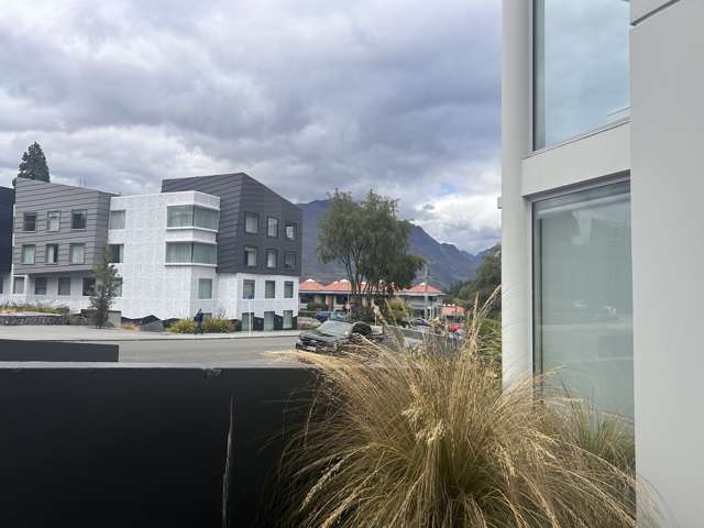 105/21 Stanley Street Queenstown_4
