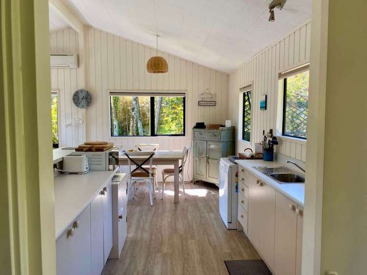 472A Sea View Road Onetangi_1