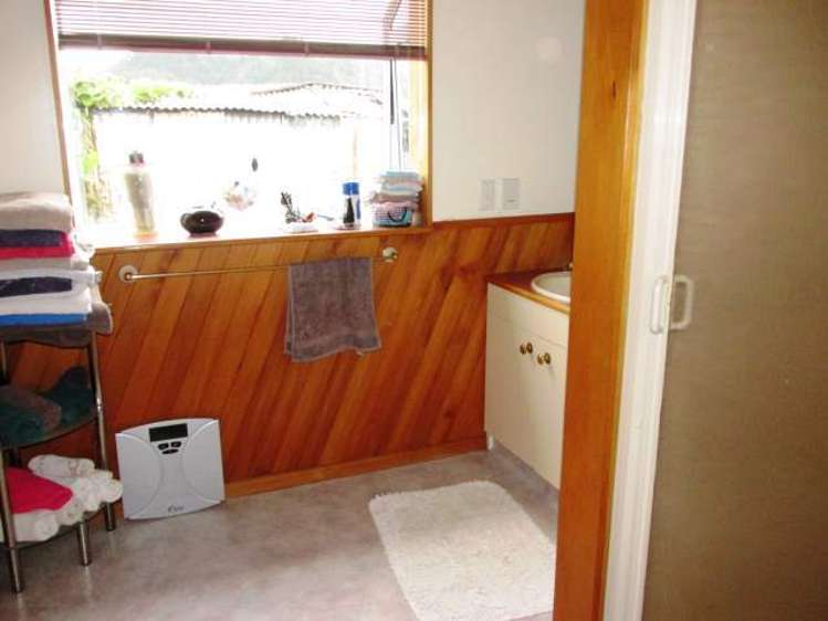 63 Dick Street Reefton_15