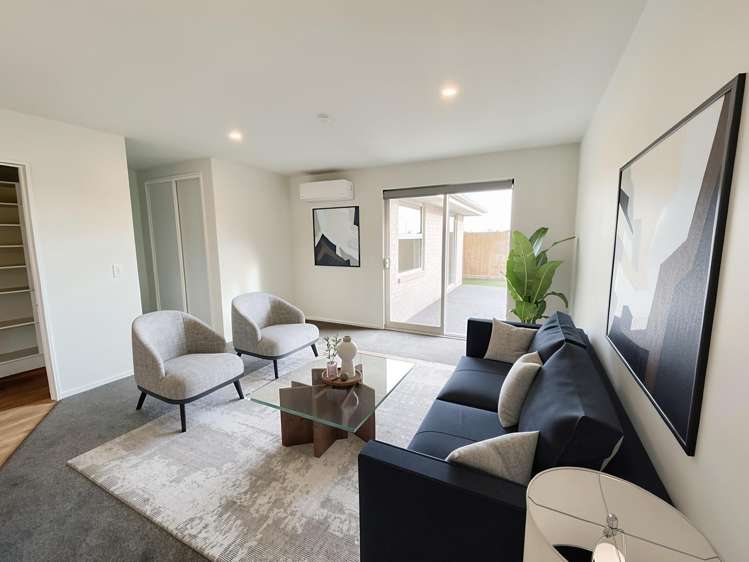 8 Accadia Drive 11103_3
