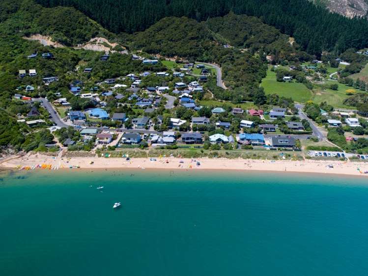 19 Cornwall Place Takaka_20